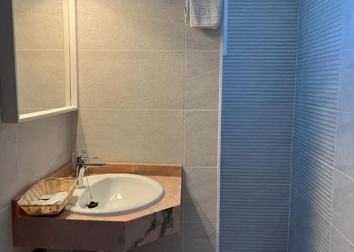 Quinto Pino Pensión 3*